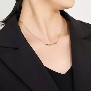 Small gold brick 18K gold titanium steel short necklace feminine exquisite temperament retro niche high-end collarbone chain jewelry