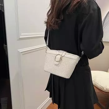 Дизайн с тиснением для небольшой группы, на ощупь как сумка-ведро для женщин в , новый модный ремень, сумка-ведро почтальона, на одно плечо