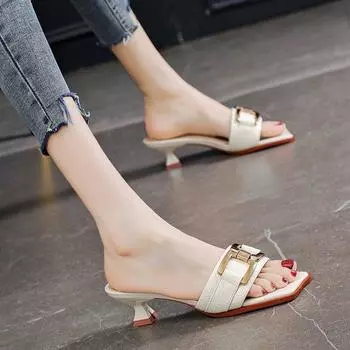 Small heel cool slippers women s shoes 2025 summer new Internet celebrity versatile low heel soft sole outer wear square head fashion half slippers 34