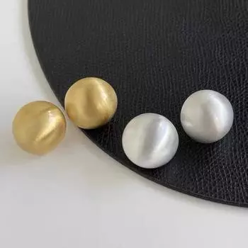 Маленькие круглые золотые серьги, матовые металлические серьги-гвоздики с шариками для женщин, темпераментные модные ювелирные изделия, аксессуары, подарок на вечеринку золотой