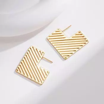 «Смелые европейские и американские серьги в стиле «Любовь»: Позолоченная медь с иглой из серебра 925 пробы — уникальный дизайн. hollow geometric heart
