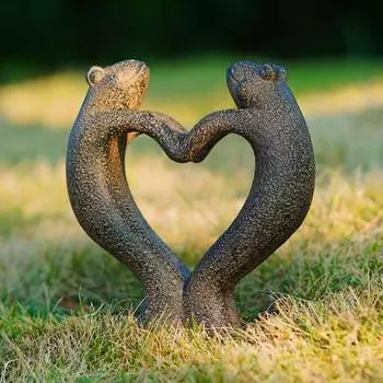 Смешная парная лягушка, скульптура из смолы, устойчивая к ультрафиолетовому излучению, широко используемая романтическая парная скульптура