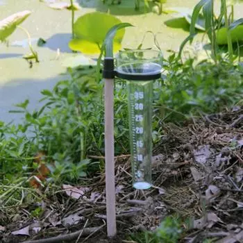 Со шкалой-дождемерами - обязательное украшение сада