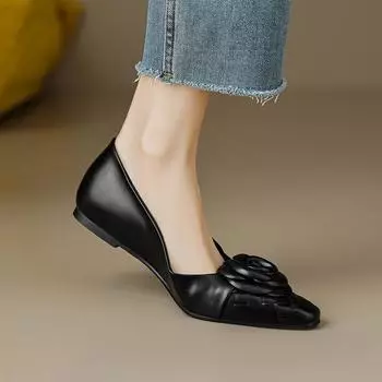 Soft leather French black camellia light mouth single shoes women s flat shoes spring and autumn new pointed flat heel Doudou soft shoes 40