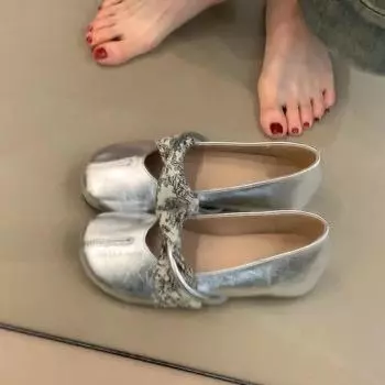 Soft leather version~ Ballet style round head small single shoes women s one-pedal inner height increase shallow mouth flat Mary Jane shoes 35