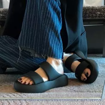 Soft leather version~ Cloud slippers women can wear summer thick bottom black round head one-word drag 35