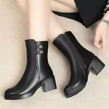 Мягкие кожаные зимние теплые пушистые женские сапоги короткие сапоги с начесом утолщенные хлопковые сапоги средние сапоги для мам среднего возраста хлопковые туфли 35