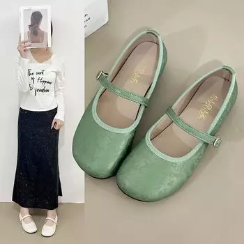 Soft-soled Mary Jane shoes women s 2024 new autumn dark pattern jacquard grandma shoes commuting flat-soled round head shallow mouth single shoes 35