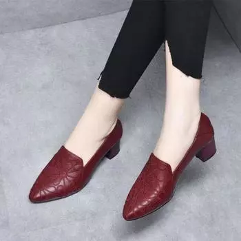 Soft-soled pointed single shoes women s middle heel 2025 autumn new embroidered commuter women s shoes comfortable thick heel soft leather mother shoe 35 чёрный