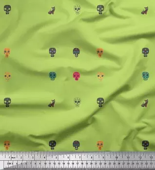 Soimoi Зеленая японская креп-сатиновая ткань с принтом черепа и кошки, 1 метр 42 дюйма 42 Inch Wide - Poly Crepe зелёный
