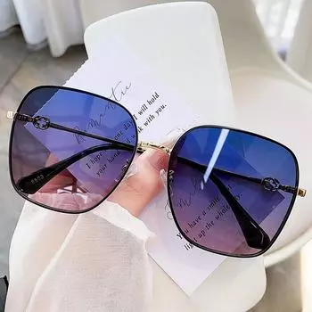 Солнцезащитные очки с небольшим ароматом в квадратной металлической коробке. Персонализированные женские солнцезащитные очки для уличной стрельбы в Европе и США.