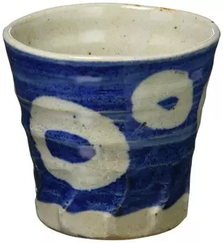 Сосуд для питья в стиле Мино с чашкой из стружки и камня, белый круглый узор K43138