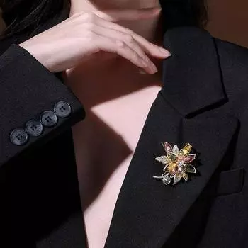 Современная цветная брошь из циркона с модным темпераментом, костюмным пальто, булавкой, цветочными аксессуарами для одежды и украшением корсажа.