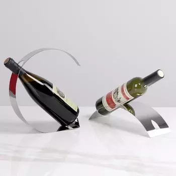 Современная модель комнаты отеля Мягкие украшения Офис продаж Гостиная Металлическая винная стойка Вход Винный шкаф Декоративные украшения