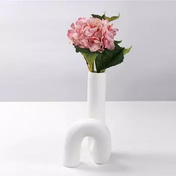 Современная скандинавская ваза, геометрические нерегулярные изогнутые трубчатые орнаменты, итальянское искусство мягкого декора, модель комнаты, витые орнаменты и цветочные сосуды