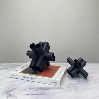 Современные простые крестообразные круглые трубчатые украшения для стола Модель комнаты Геометрические аксессуары Офисный рабочий стол Модные мягкие украшения