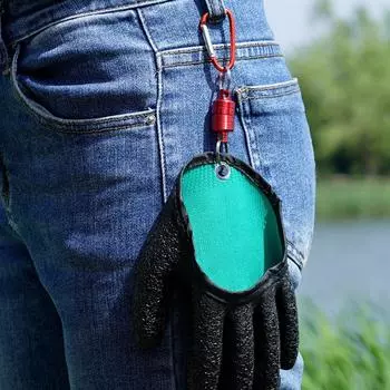 Создан для длительного использования. Удобная посадка. Прочный магнитный фиксатор.