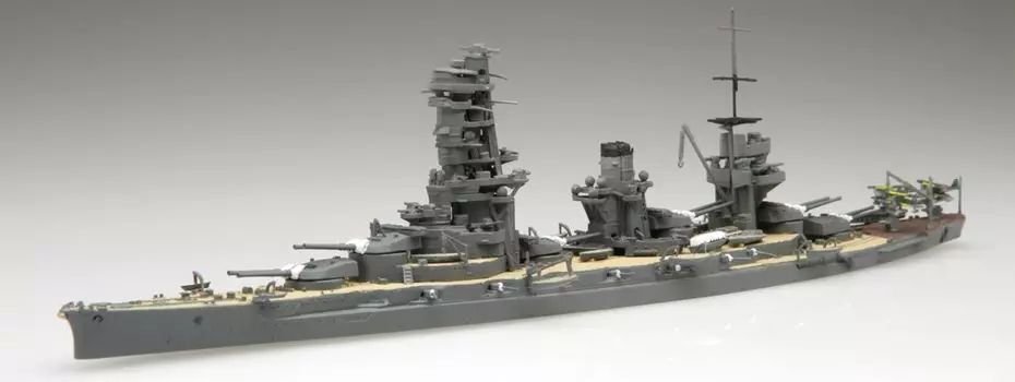 Special Series Japanese Navy Battleship Yamashiro of War in Plastic Model 1/700 No.71 (Start 1945/1944)