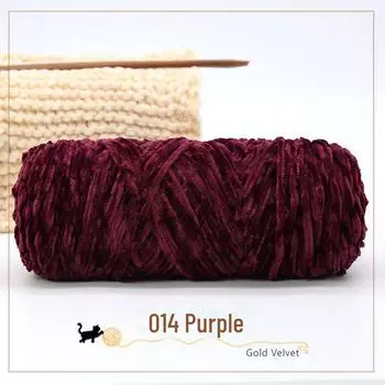 Сплетенный вручную крючок из толстой разноцветной нити «Шенилл золотистого бархата» с блестящей отделкой.