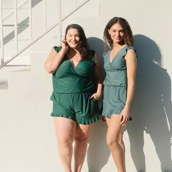 Сплошной монохромный женский купальник, оборки, пляжные купальники, купальный костюм, лето 2021 г. XS чёрный