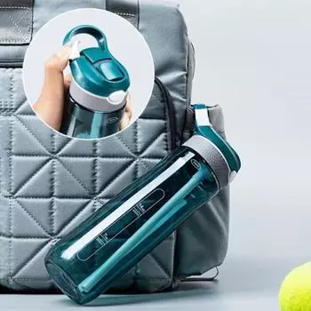 Спортивная бутылка для воды с ручкой Большая емкость Герметичная пластиковая чашка из тритана без BPA Портативная посуда для питья Бег на открытом воздухе Велоспорт Путешествие 750ML зелёный