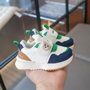 Спортивная обувь для мальчиков и девочек с милым медведем, детская прогулочная обувь с толстой мягкой подошвой 2024 года, абсолютно новые детские кроссовки с липучкой 16 зелёный