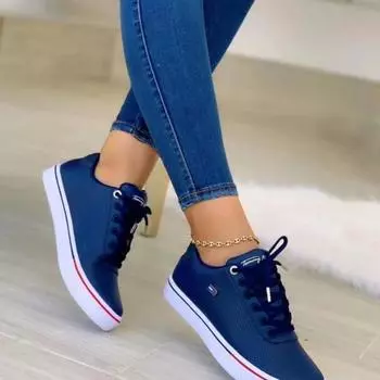 Спортивная обувь для женщин. Новая повседневная спортивная обувь на плоской подошве. Осенняя модная тенденция. Спортивная обувь класса люкс со шнуровкой. Однотонная женская обувь. 36