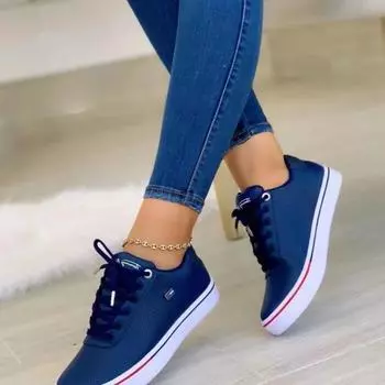Спортивная обувь для женщин. Новая повседневная спортивная обувь на плоской подошве. Осенняя модная тенденция. Спортивная обувь класса люкс со шнуровкой. Однотонная женская обувь. 36