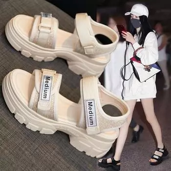 Спортивные сандалии женские 2024 новые летние универсальные кексы на толстой подошве с танкеткой модная верхняя одежда пляжная женская обувь 35