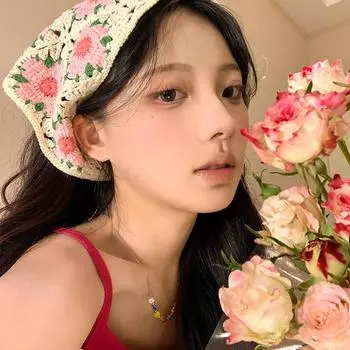 Spring and Autumn travel ins sweet and cute wind handmade knitted headband female personality crochet literary style triangle scarf headscarf