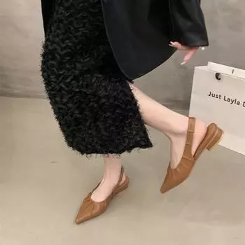 Spring and summer 2024 new thick heel bag head sandals shallow mouth women s shoes rear empty French with skirt temperament pointed single shoes 35 чёрный