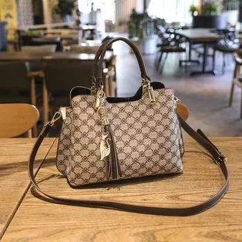 Spring and Summer Bag Women Easy To Wear Fashion Printed Atmospheric Handbag Single Shoulder Oblique Span Bag