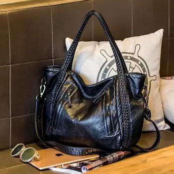 Spring and Summer Female Large Bag Large Capacity Locomotive Bag Simple Shoulder Handbag Easy To Take Soft Leather Bag чёрный