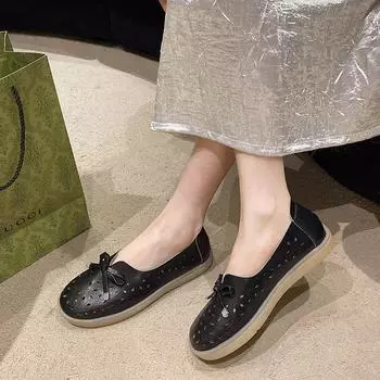 Spring and summer mother shoes casual flat-soled hollow hole shoes comfortable one-pedal beanie shoes little white shoes nurse shoes large size 35 чёрный