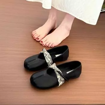 Spring and summer new ballet single shoes women s shallow mouth flats gentle evening Mary Jane shoes 35