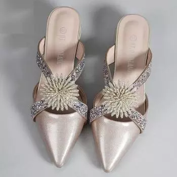Spring and summer new women s shoes thick heel bag head European and American fashion pointed flash diamond hollowed out Korean version of mot 35 шампанского