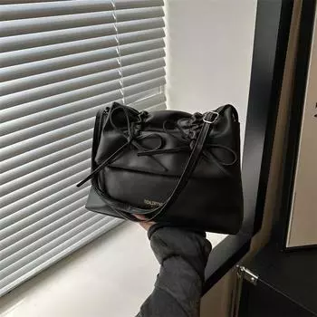 Spring and Summer Niche Design Korean Version of Women s New Casual Simple Tote Bag High-end Versatile Shoulder Bag