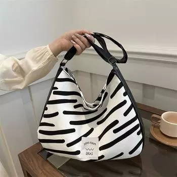 Spring new large-capacity casual simple student shoulder bag 2024 new foreign-style pendant Oxford cloth messenger bag белый