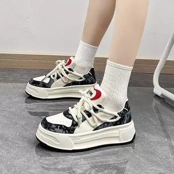 Весенние новые белые туфли женские модные студенческие спортивные уличные туфли на толстой подошве увеличивающие рост туфли для досок 35