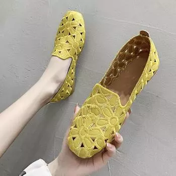Square head single shoes 2025 new Xiaoxiangfeng embroidery hollow summer women s shoes flat-soled Doudou shoes women s shallow mouth mother shoes 35