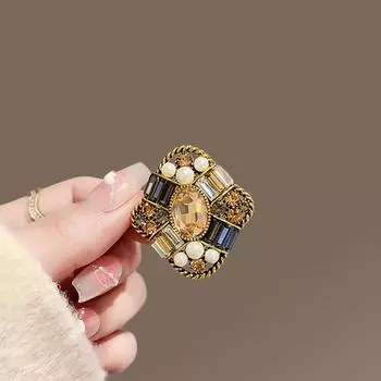 Средневековая брошь женская эксклюзивная Sense Niche High-End Temperament Pearl Corsage Rhinestone Luxury Pin Creative Coat Accessories