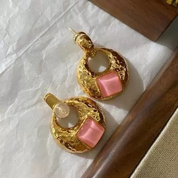 Средневековая нерегулярная вогнуто-выпуклая текстура рельеф ретро атмосфера высококачественная квадратная смола