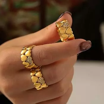 Средневековое любовное кольцо с покрытием из 18-каратного золота: Штабелируемая нержавеющая сталь с рисунком в виде персикового сердца с бриллиантовой инкрустацией Size 8