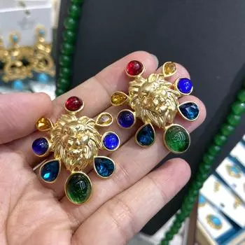 Средневековые серьги-гвоздики в виде головы льва 18 карат, нежный и прохладный ветер, инкрустированный глазурованным огненным украшением из старого золота