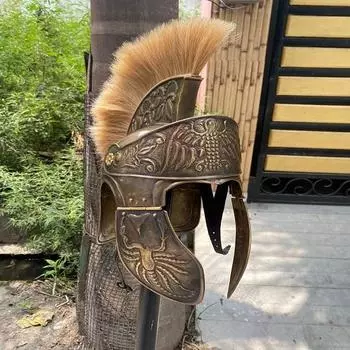 Средневековый римский шлем/цельная латунь с ручным тиснением и пером