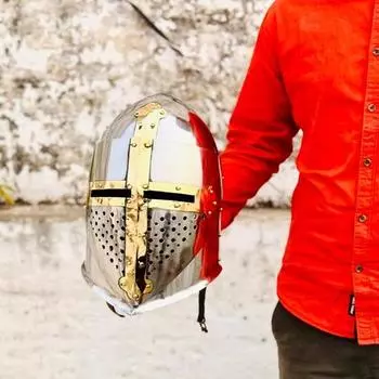 Средневековый шлем-бацинет Шлем рыцаря крестоносного стиля Brass Cross Шлем-бацинет Singh 14-го века Косплей, ролевая игра, LARP, шлем