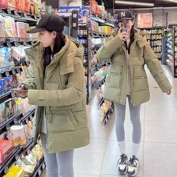Средние и длинные стеганые куртки на хлопковой подкладке для женщин, зимняя новая одежда 2024 года с капюшоном, повседневная одежда с хлопковой подкладкой, свободная и утолщенная куртка на хлопковой подкладке XL хаки