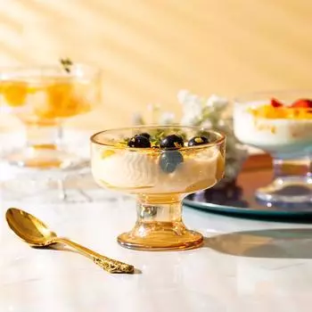 Стаканчик для мороженого на высокой ножке, дорогой, ослепительно цветной, хрустальный стакан, салат, мороженое, десерт, украшение для дома