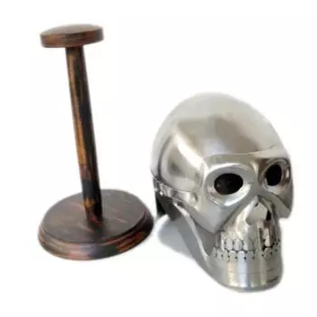 Стальной шлем с черепом — дизайн свирепого воина для коллекционеров, любителей ролевых игр и костюмов