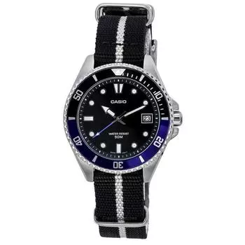 Стандартные аналоговые мужские часы Casio с тканевым ремешком и черным циферблатом MDV-10C-1A2 чёрный